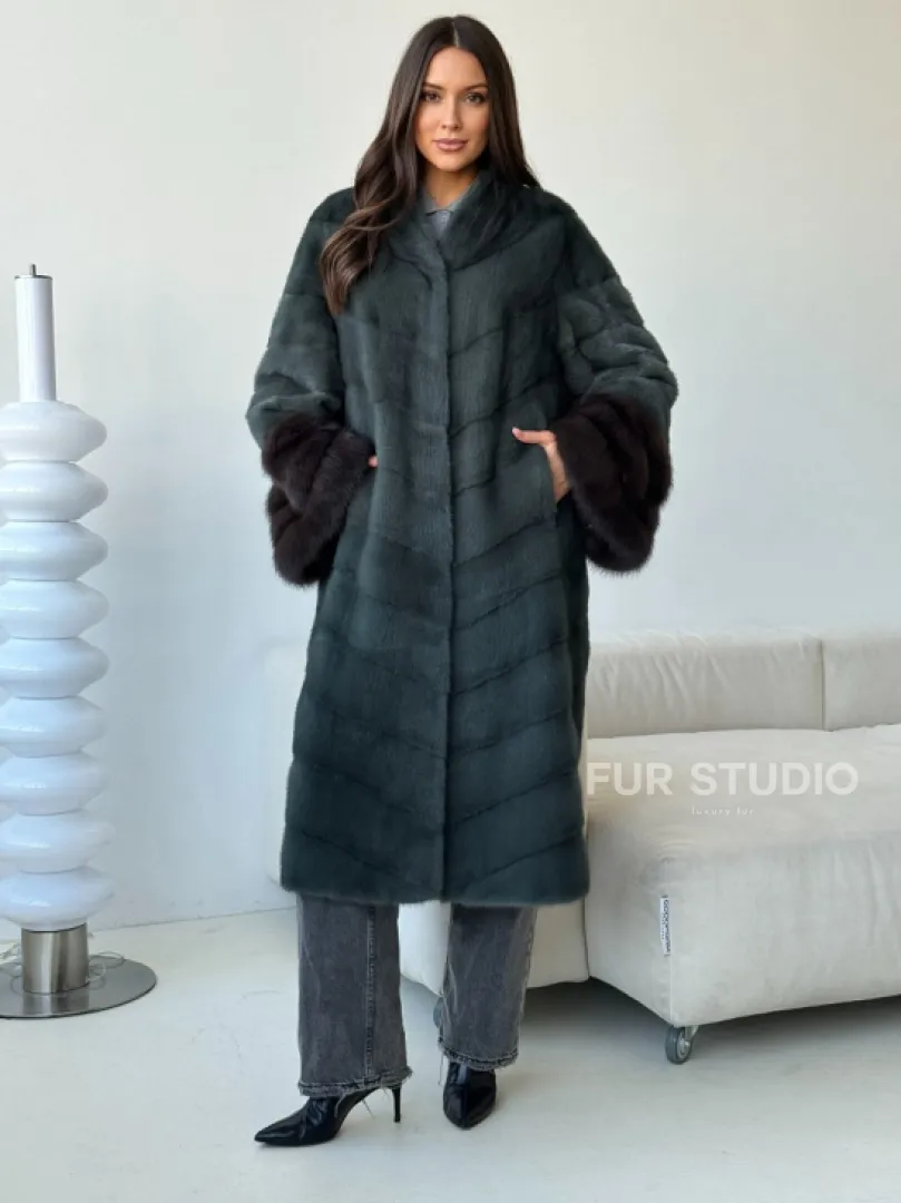 Норковая шуба с манжетами из куницы - цвет зеленый
