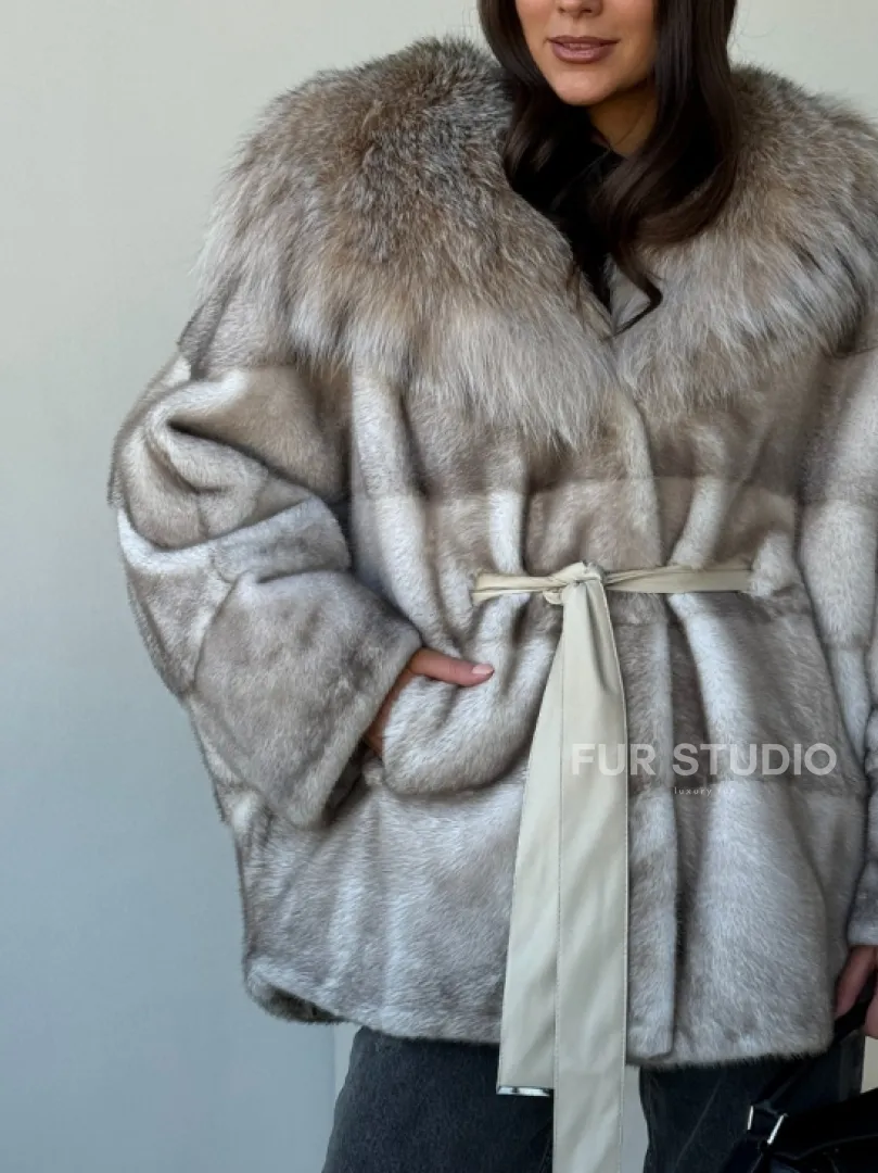 Шуба из натуральной норки с капюшоном из рыси
