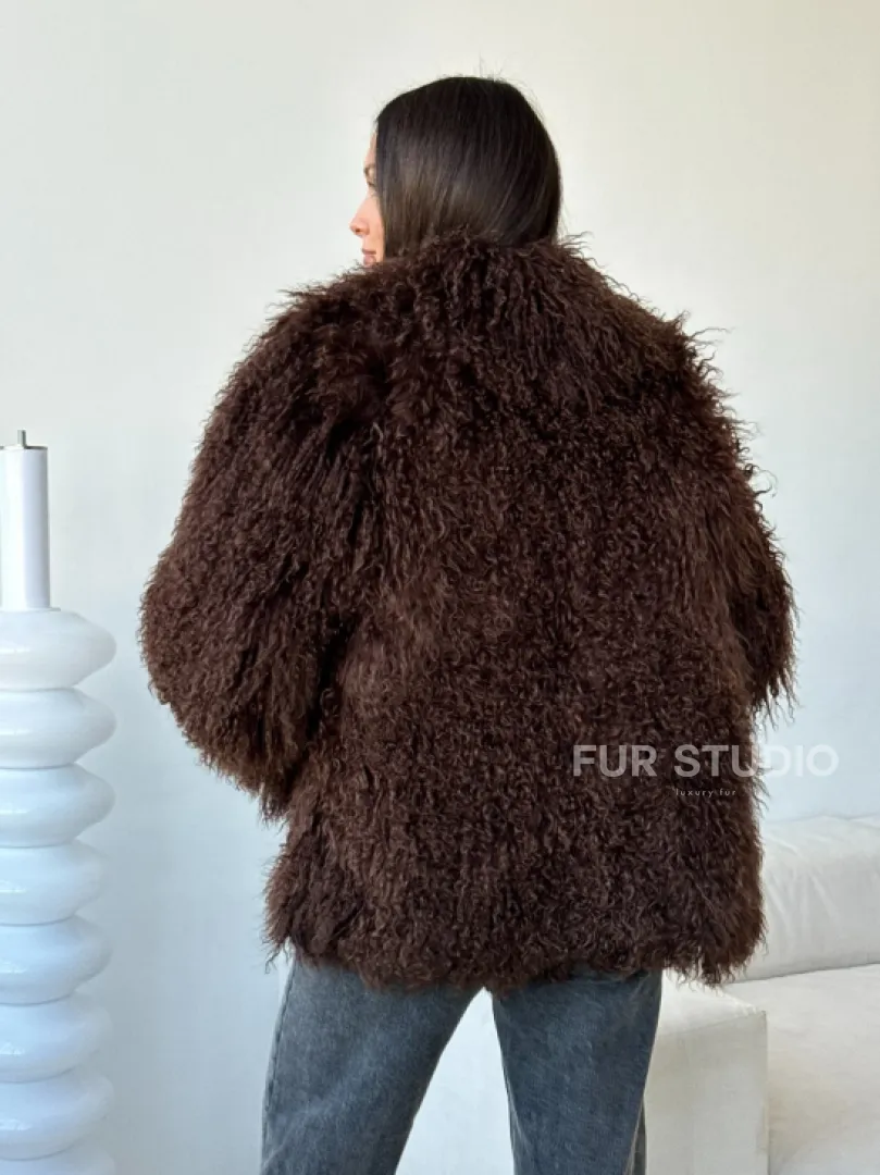 Коричневая шуба из ламы
