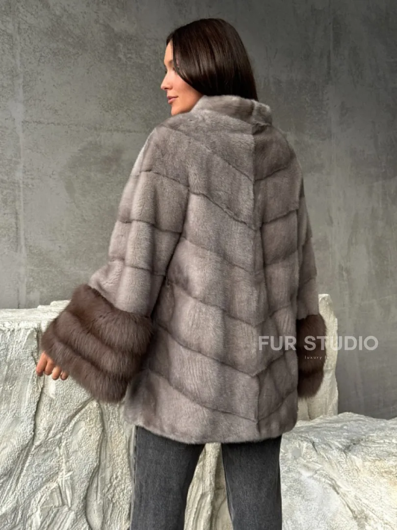 Норковое полупальто с меховыми манжетами из куницы