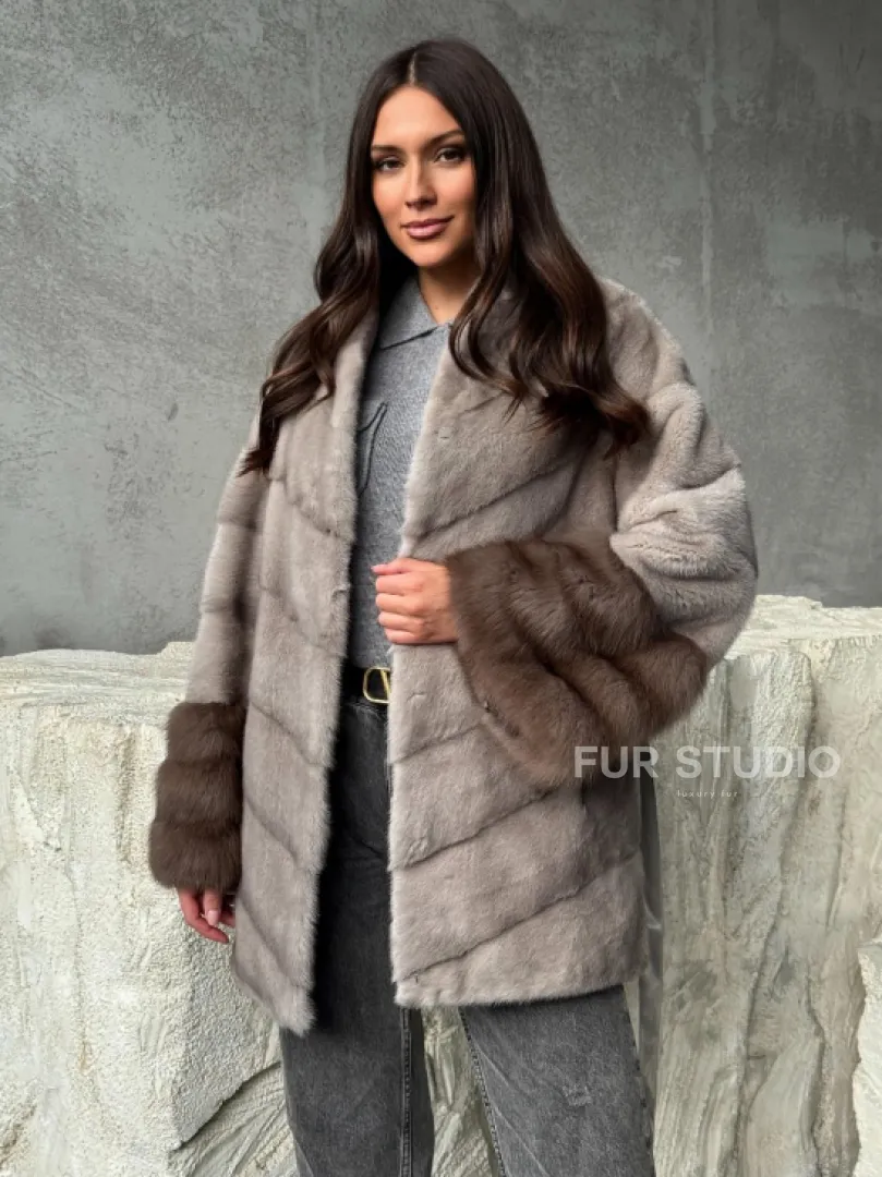 Норковое полупальто с меховыми манжетами из куницы