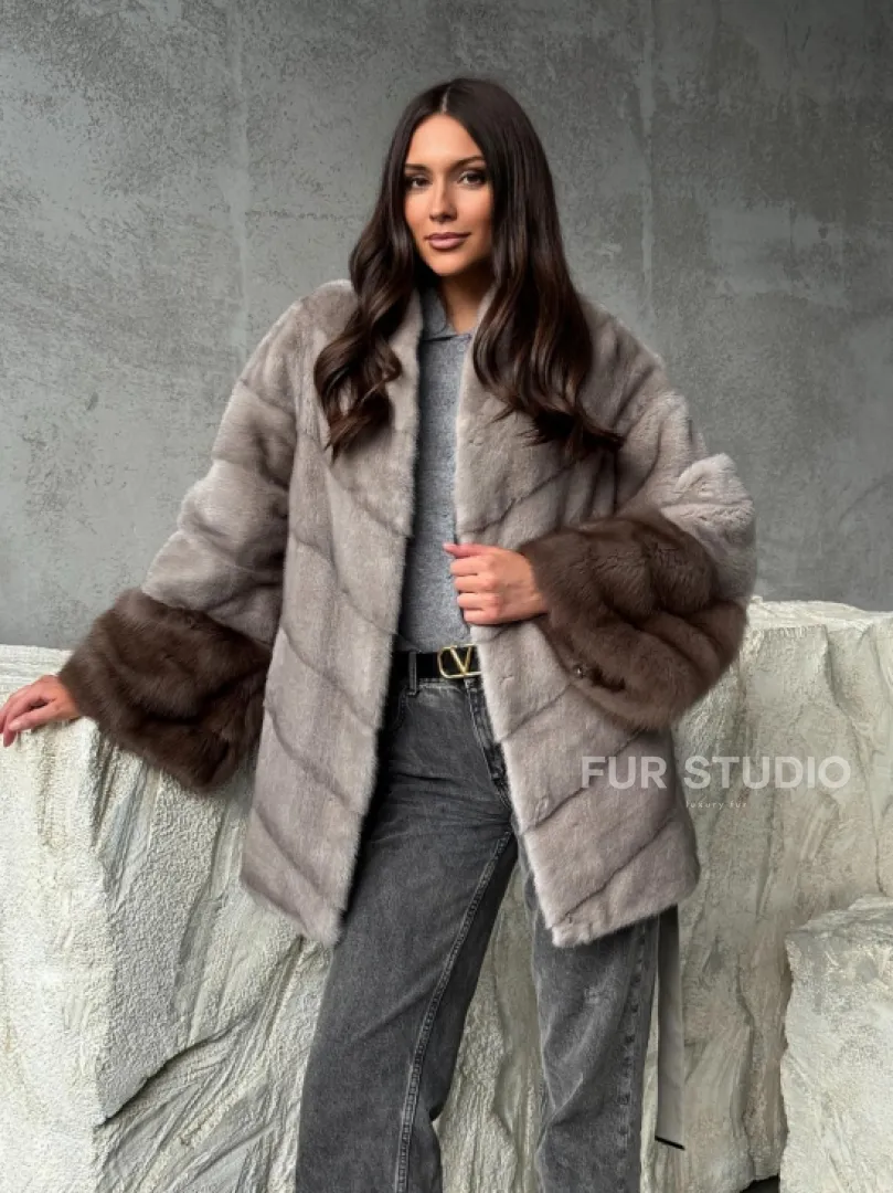 Норковое полупальто с меховыми манжетами из куницы