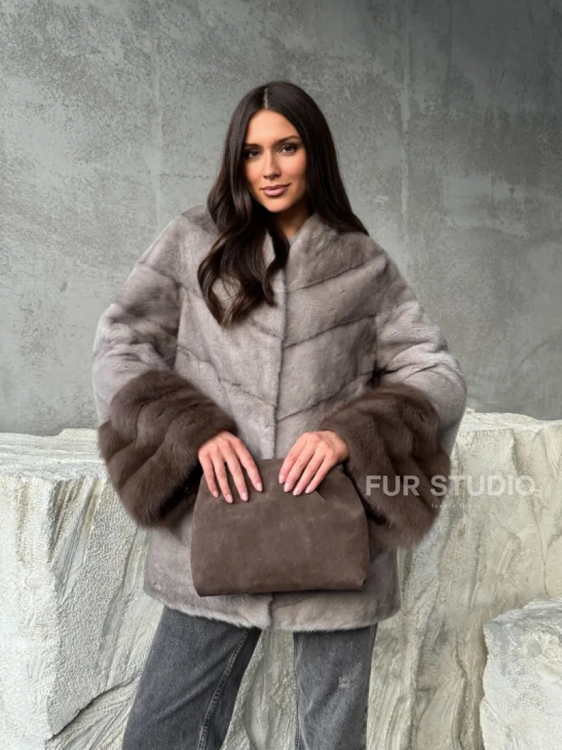 Норковое полупальто с меховыми манжетами из куницы