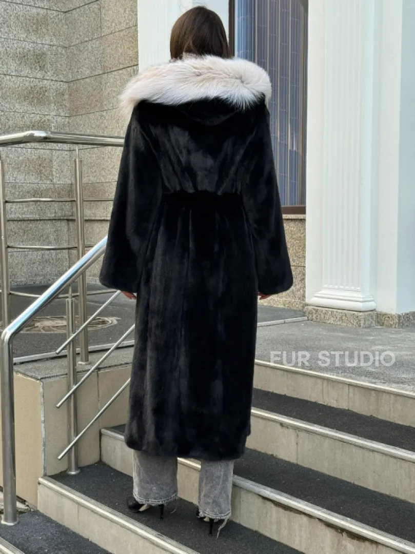 Черная норковая шуба с капюшоном из рыси