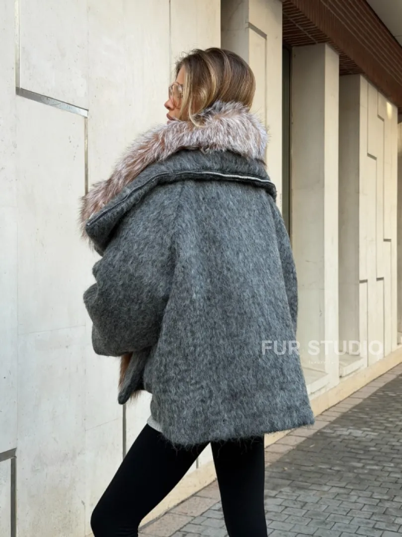 Шерстяная куртка - пуховик с мехом лисы