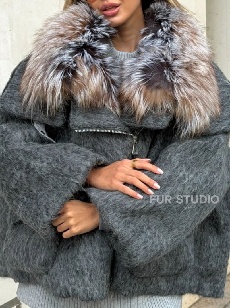 Шерстяная куртка - пуховик с мехом лисы