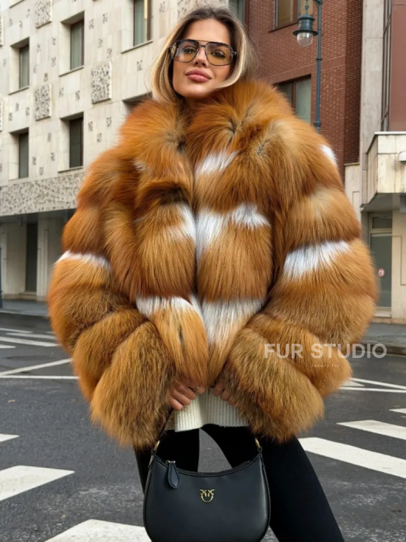 Шуба из лисы с капюшоном
