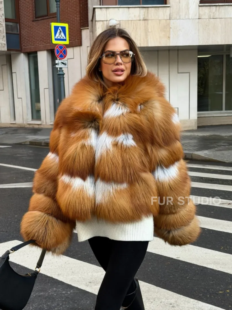Шуба из лисы с капюшоном