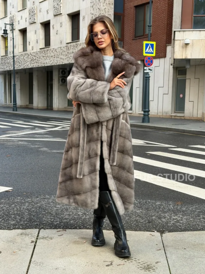 Шуба норковая женская с капюшоном куница