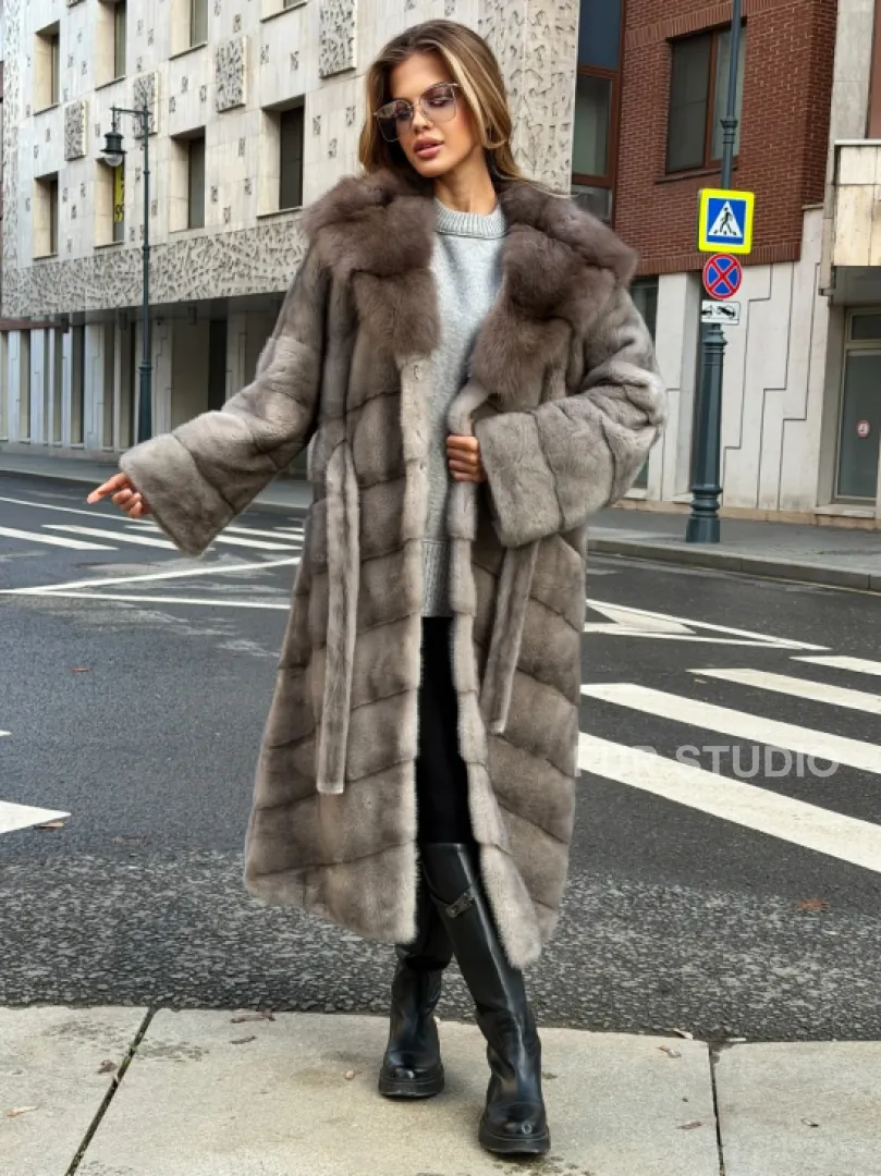 Шуба норковая женская с капюшоном куница