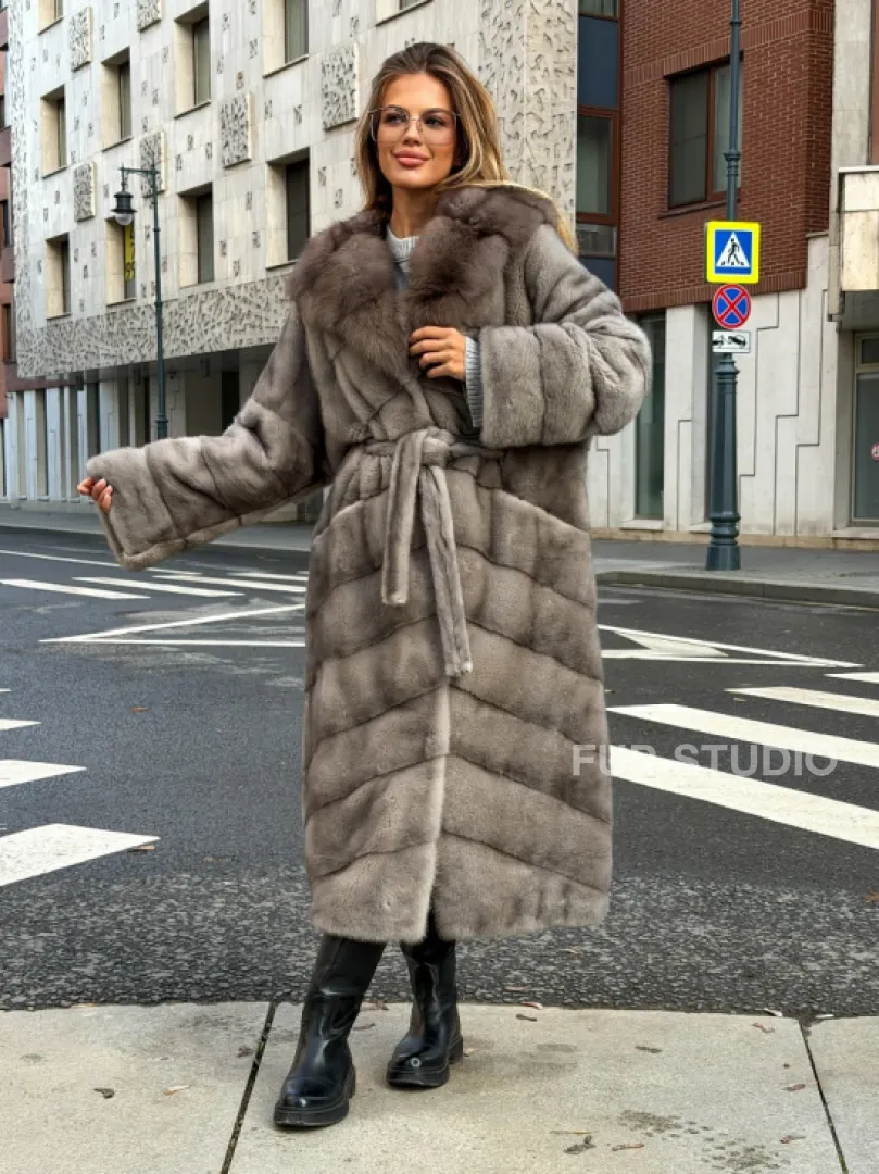 Шуба норковая женская с капюшоном куница