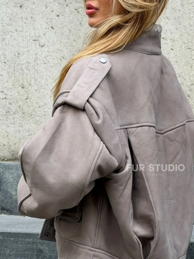 Зимняя дубленка - бомбер