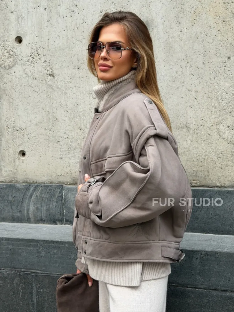 Зимняя дубленка - бомбер