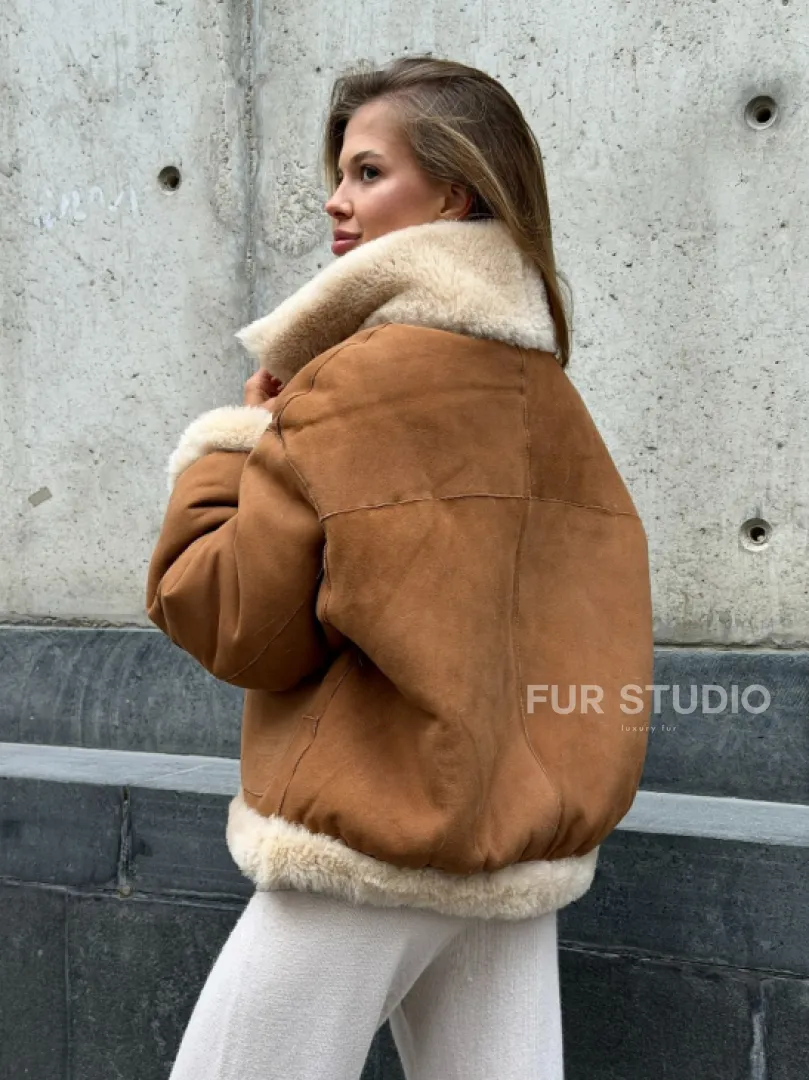 Двухсторонняя короткая дубленка из овчины