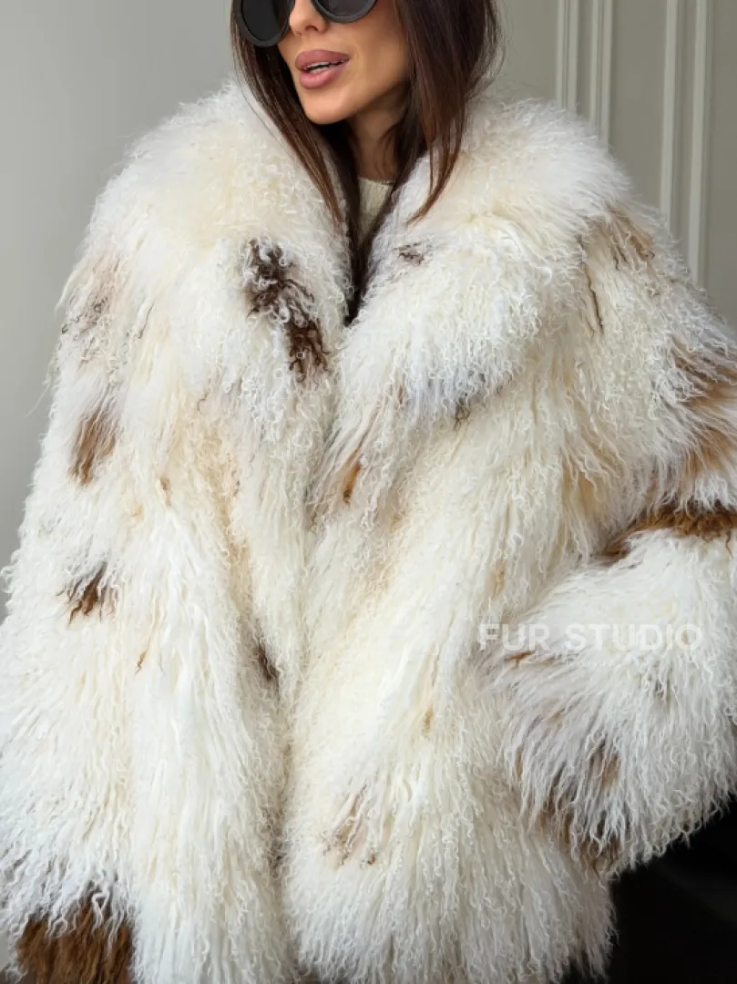 Шуба из ламы бело-коричневая