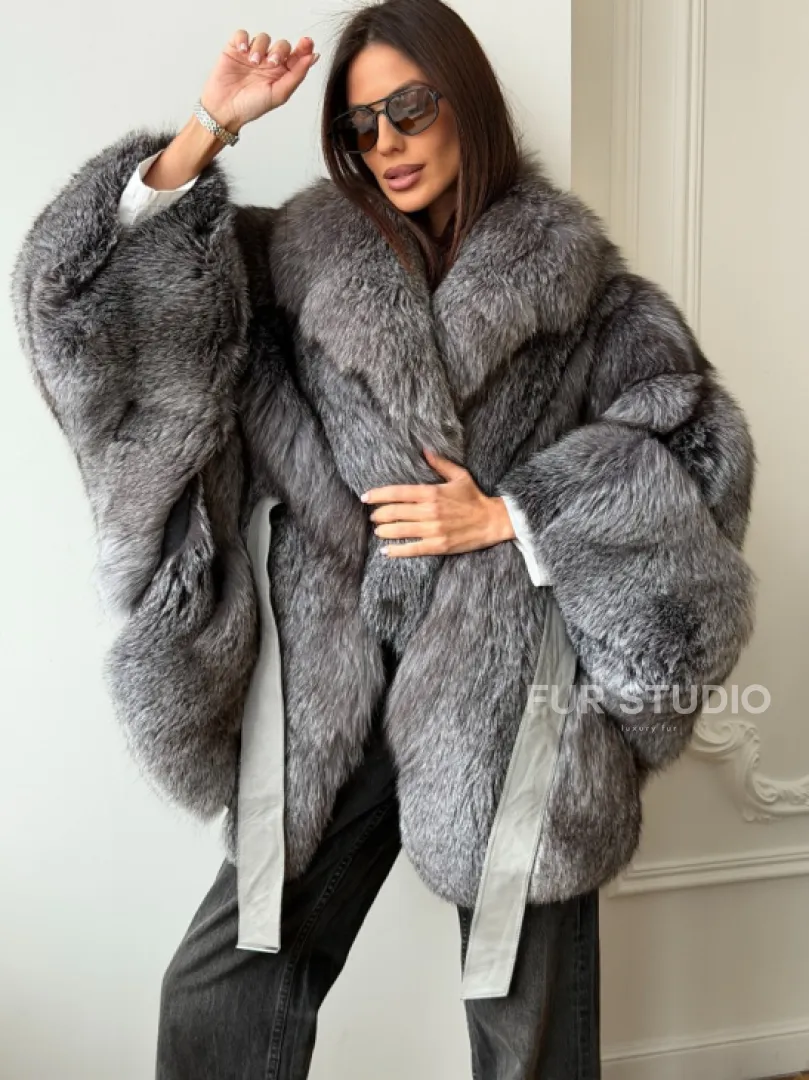 Шуба - пончо из лисы