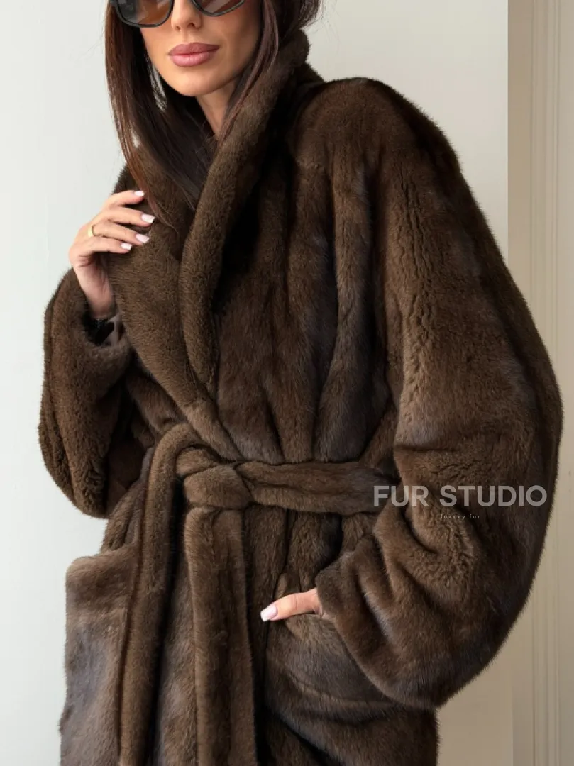 Коричневая норковая шуба под пояс - воротник шаль