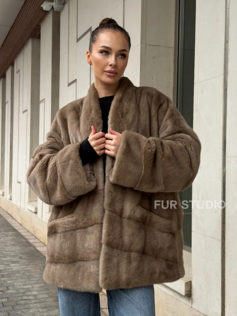 Норковый полушубок пастель V-образный воротник