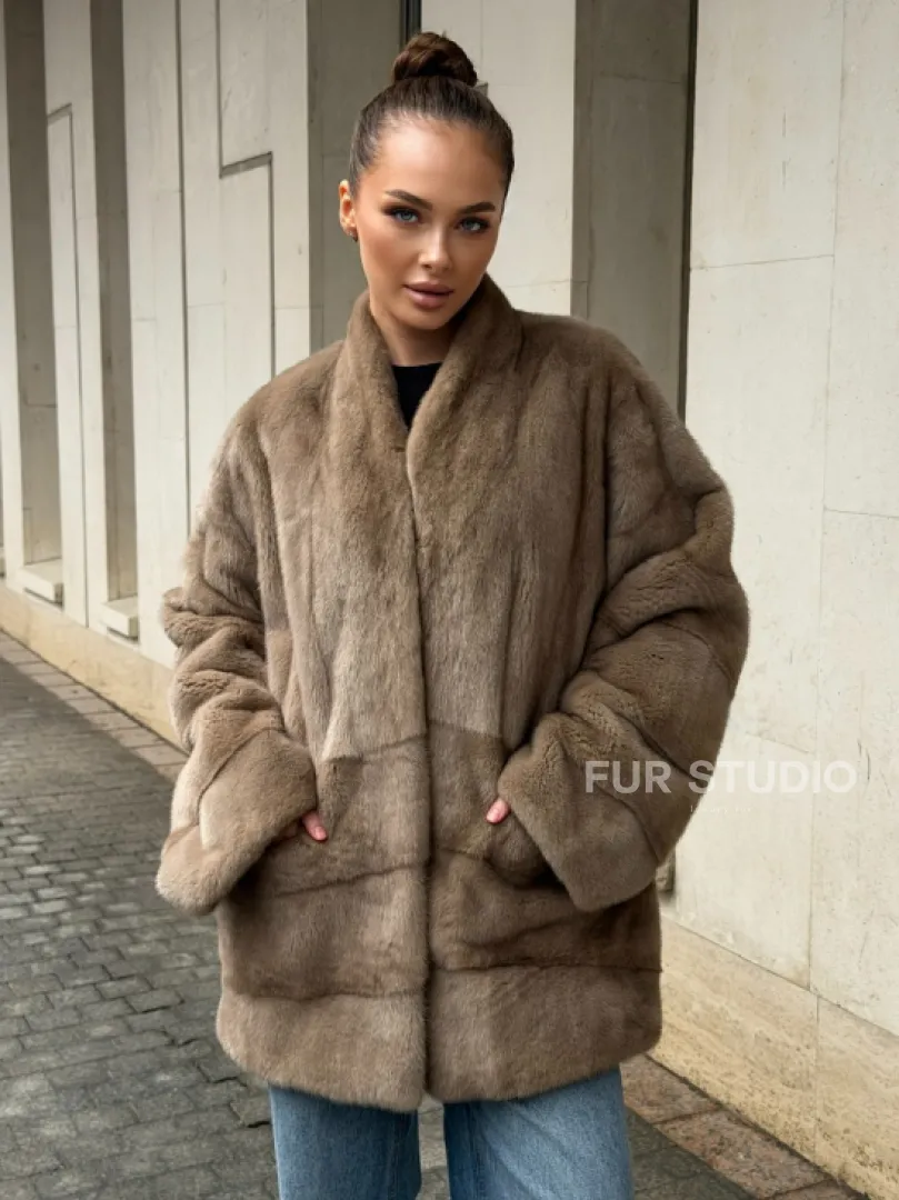 Норковый полушубок пастель V-образный воротник