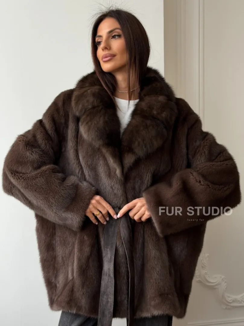 Полушубок норковый летучая мышь с воротником куницы