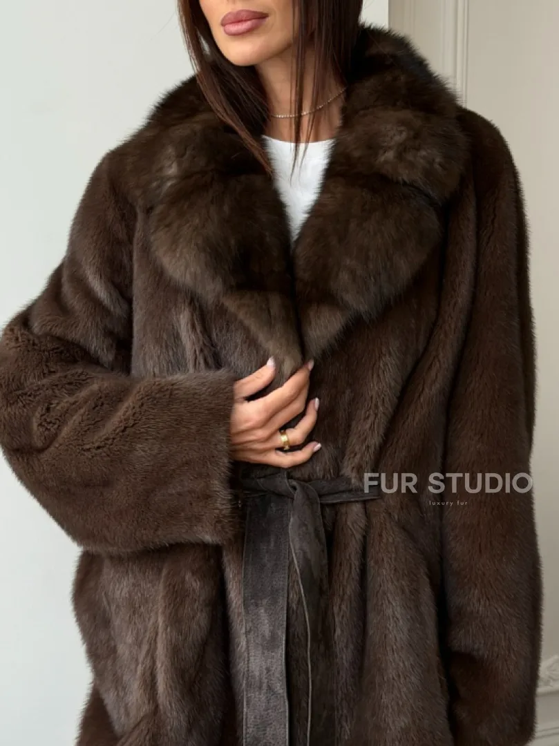 Полушубок норковый летучая мышь с воротником куницы