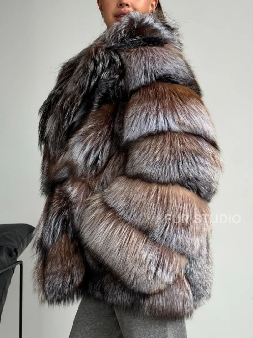 Шуба из меха лисы блюфрост