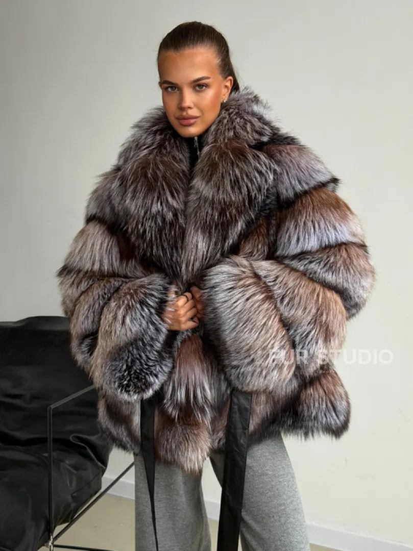 Шуба из меха лисы блюфрост