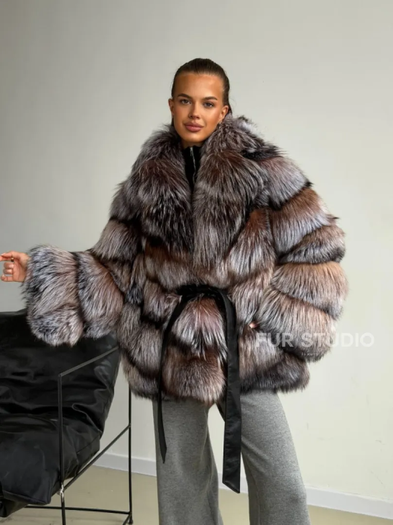 Шуба из меха лисы блюфрост