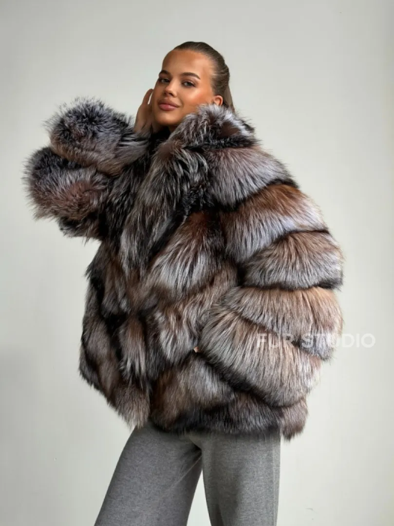 Шуба из меха лисы блюфрост