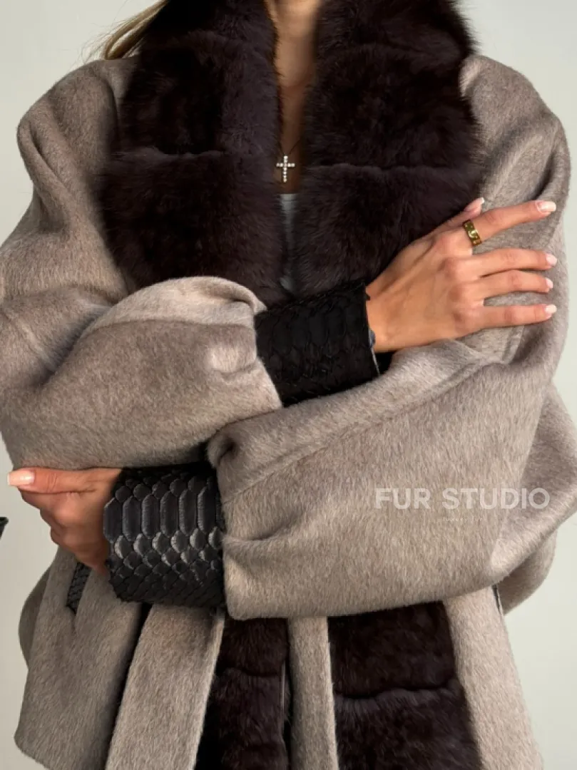 Пальто с мехом финского песца