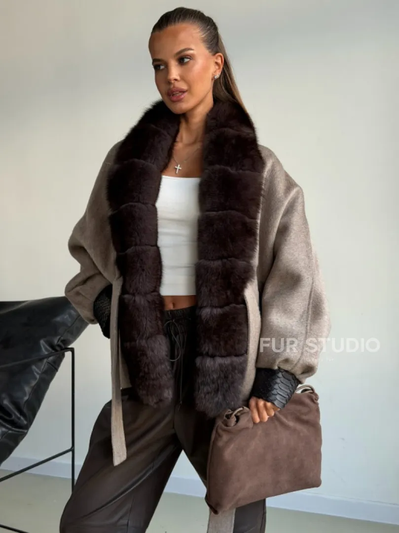 Пальто с мехом финского песца