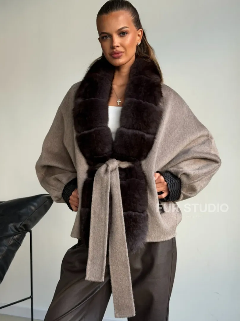 Пальто с мехом финского песца