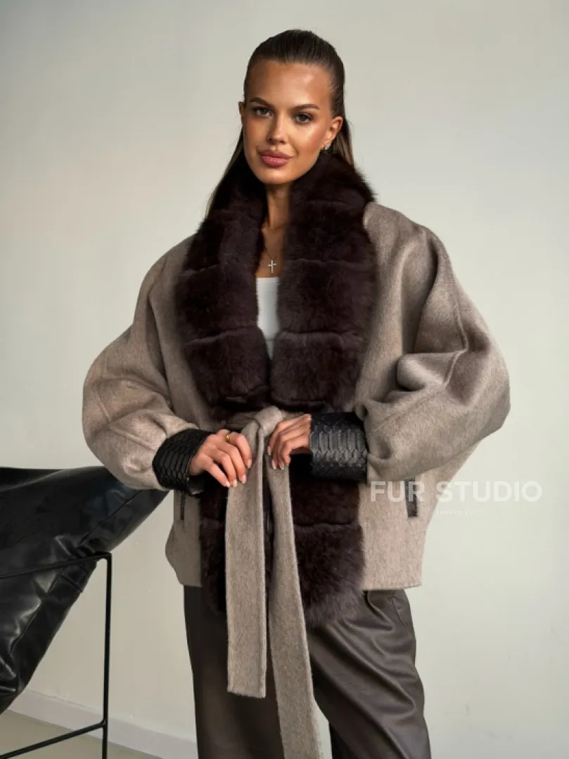 Пальто с мехом финского песца