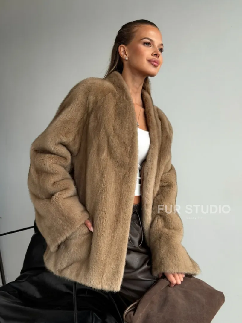 Норковый полушубок V-образный воротник