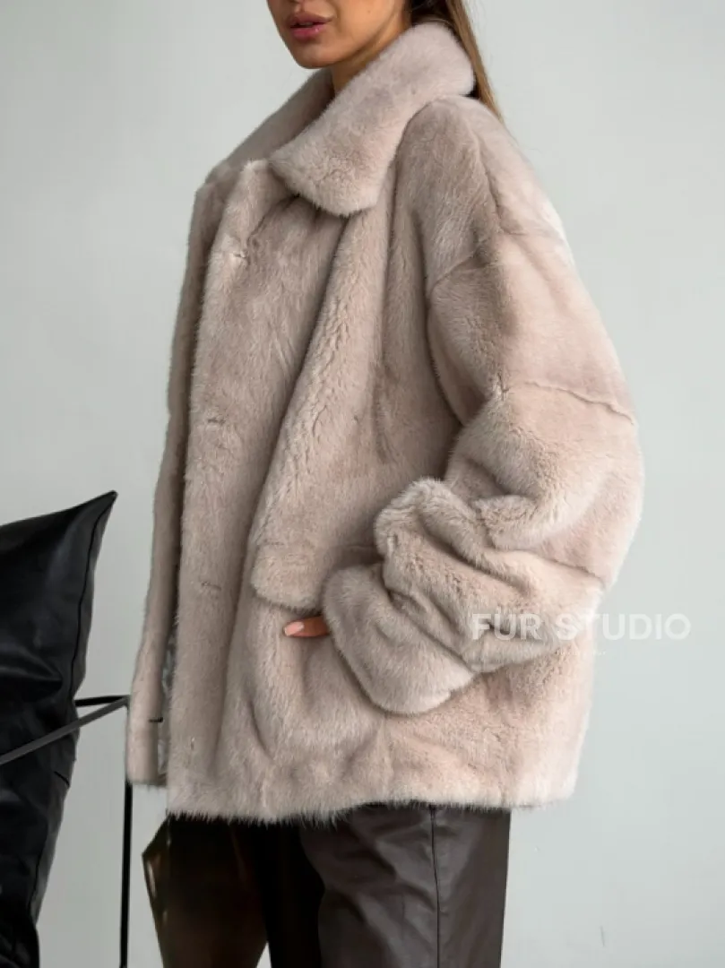 Короткая норковая шуба в цвете нюд