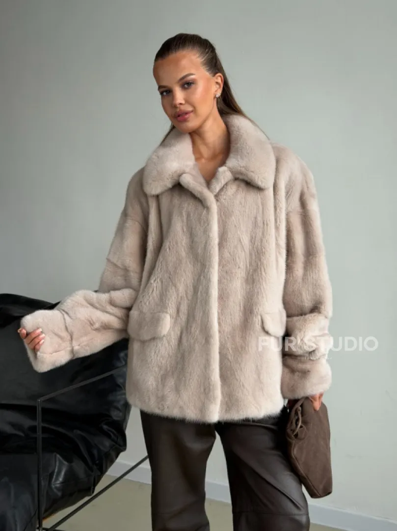 Короткая норковая шуба в цвете нюд