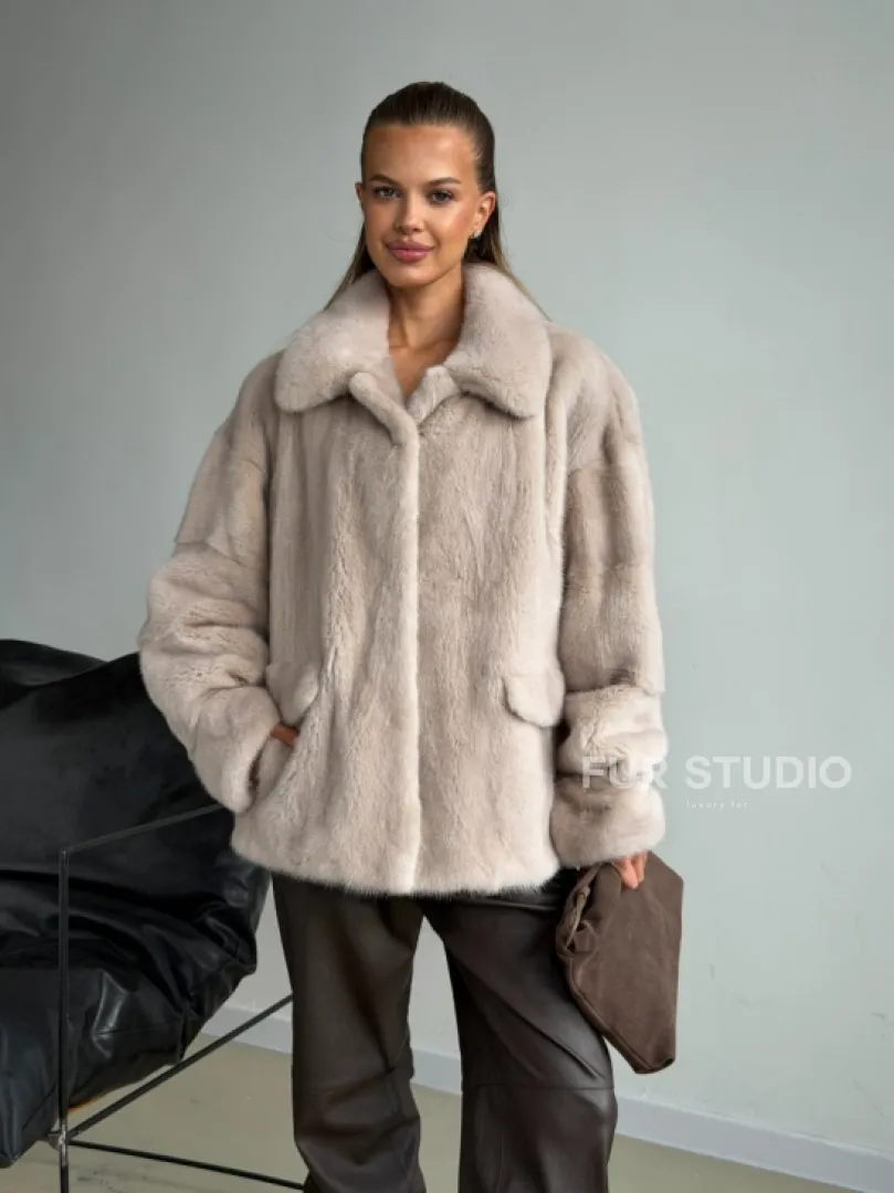 Короткая норковая шуба в цвете нюд