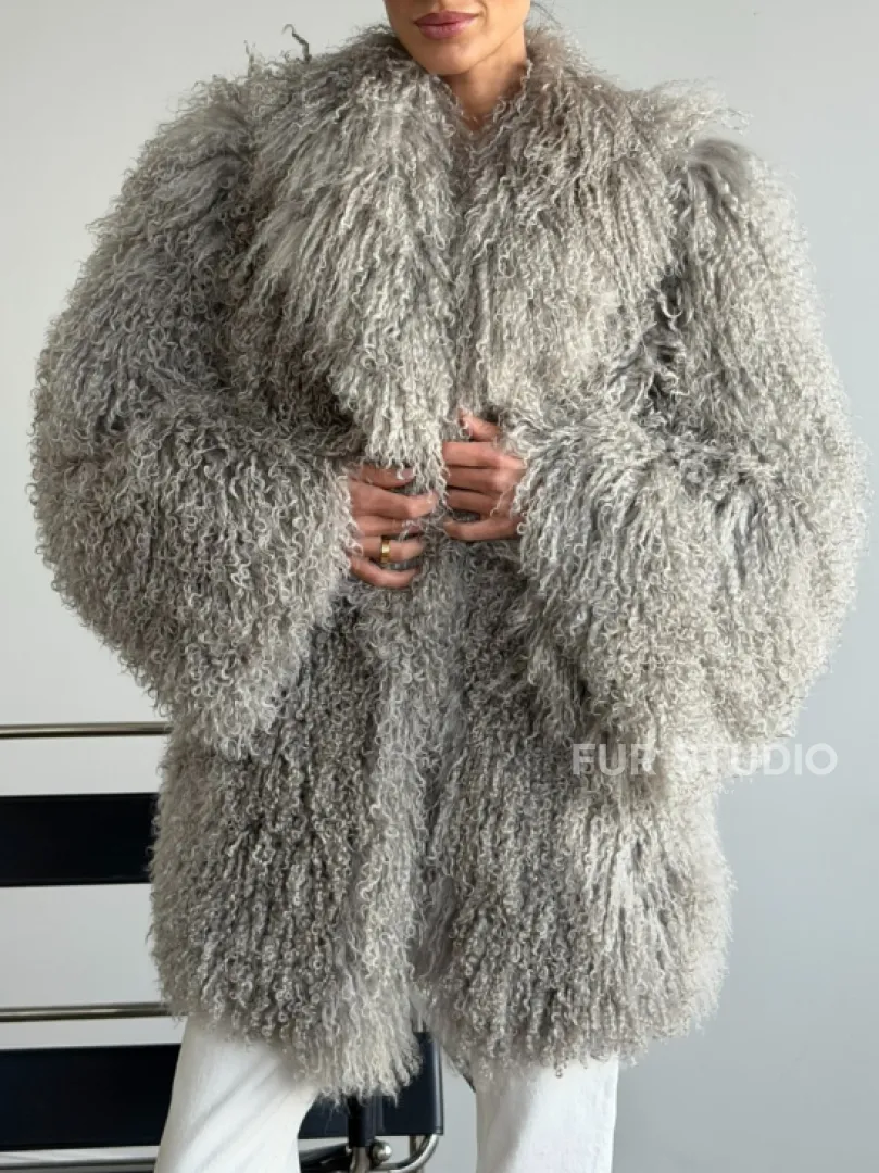 Серая шуба из ламы