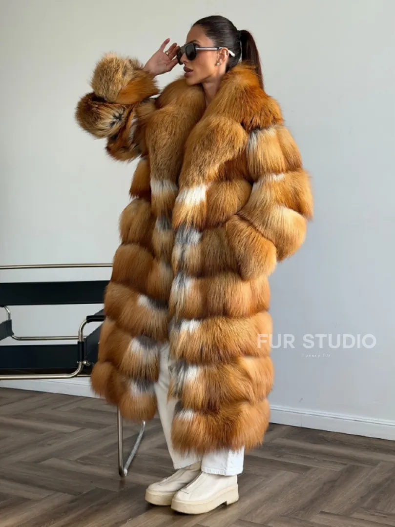 Шуба из меха огненной лисы