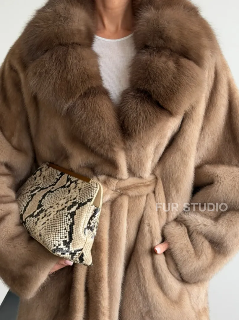 Шуба норковая с воротником куница - летучая мышь