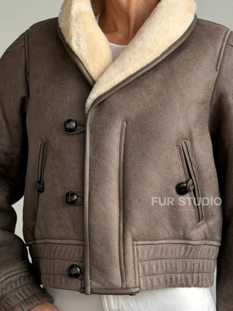 Короткая дубленка - воротник шаль