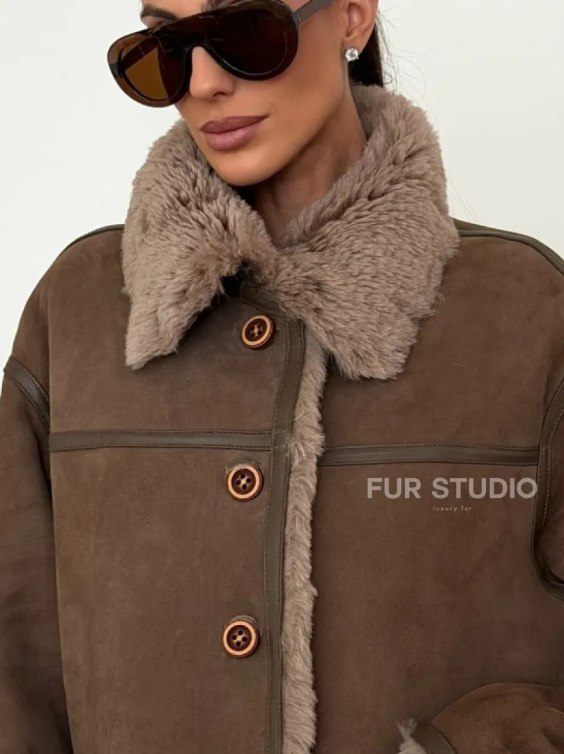 Коричневая замшевая дубленка на мехе тиградо