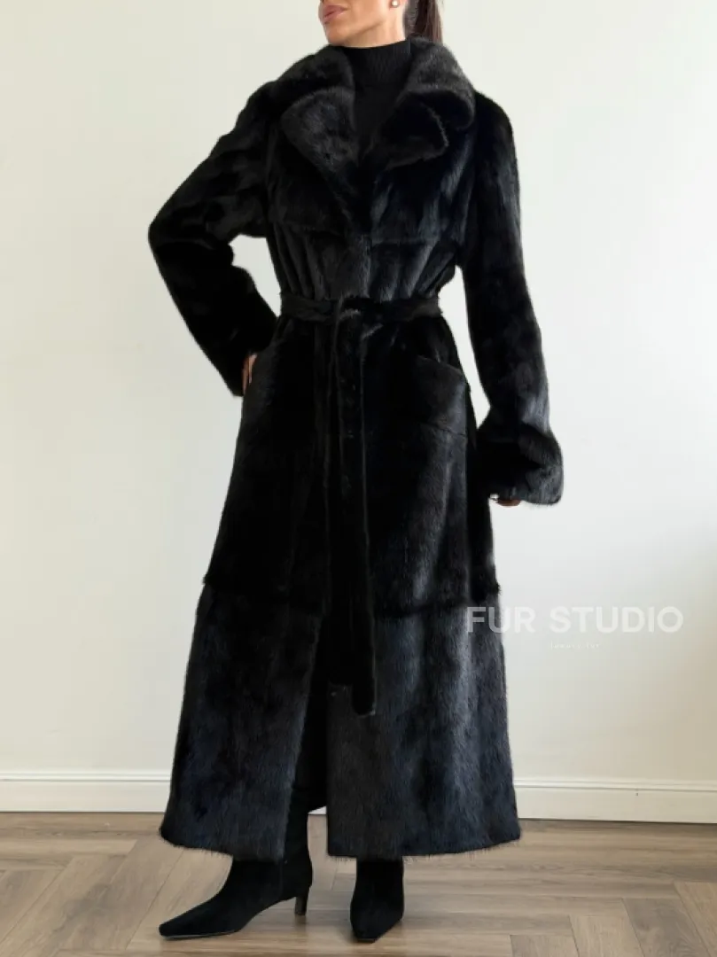 Черная шуба из меха норки - классический стиль