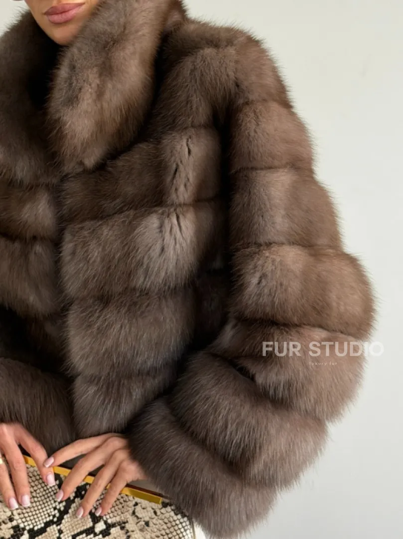 Короткая шуба из куницы - цвет трюфель