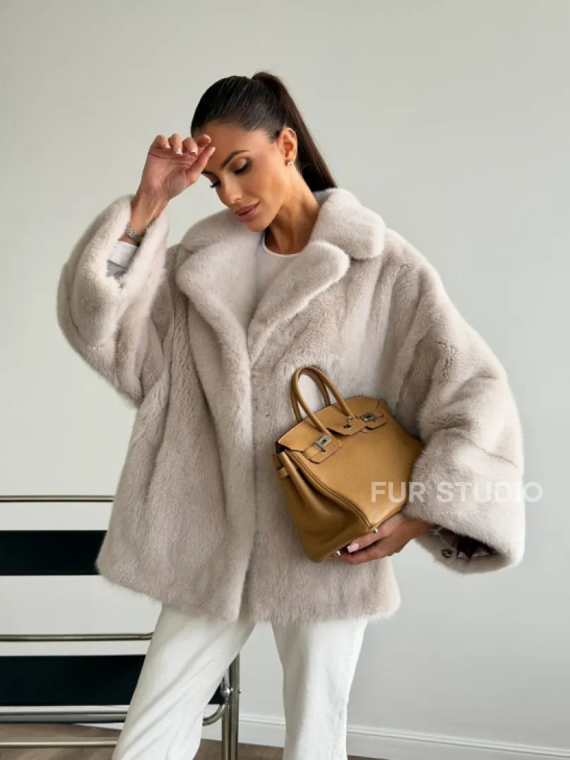 Светлый норковый полушубок - английский воротник