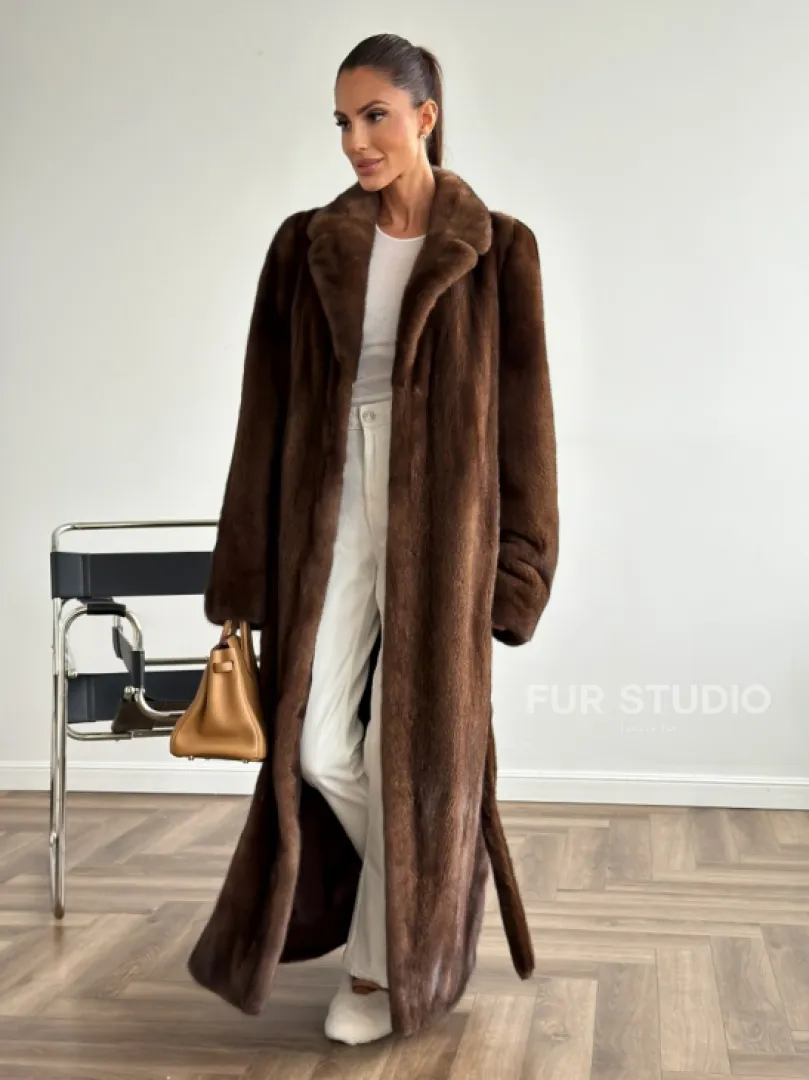 Прямая шуба из норки с поясом