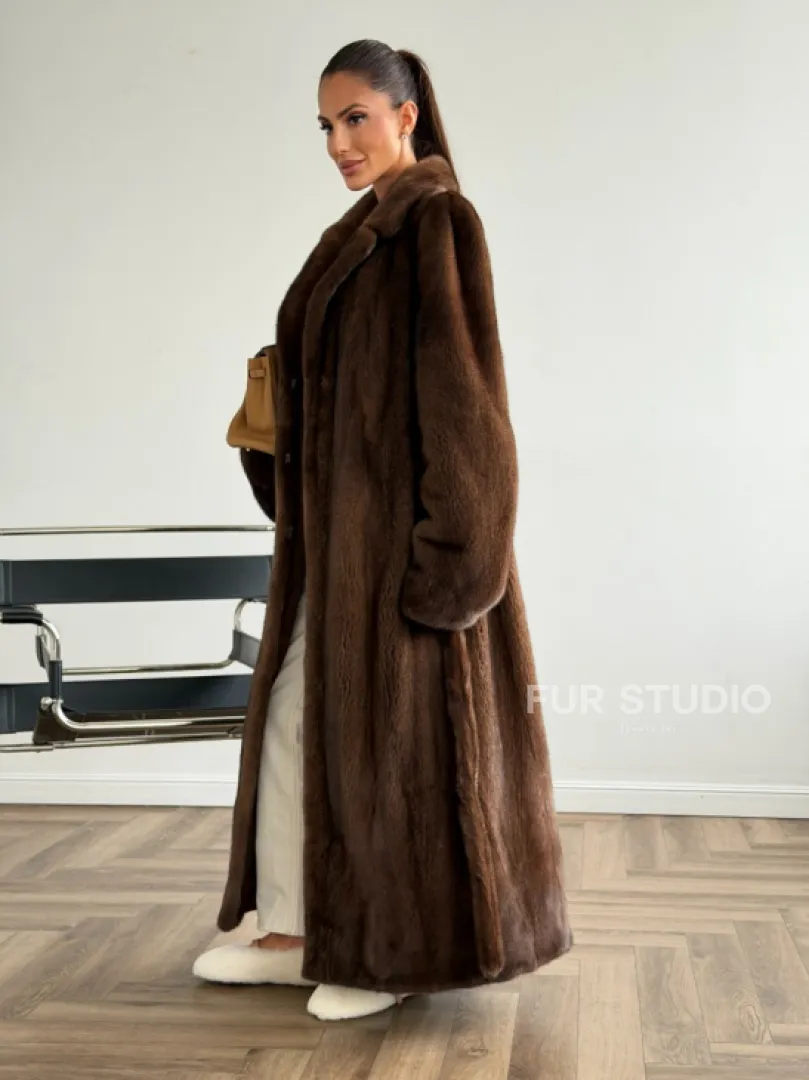 Прямая шуба из норки с поясом