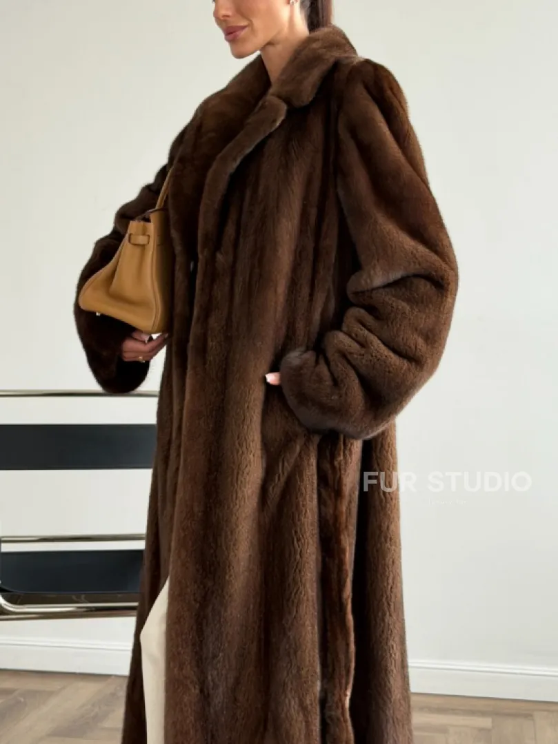 Прямая шуба из норки с поясом