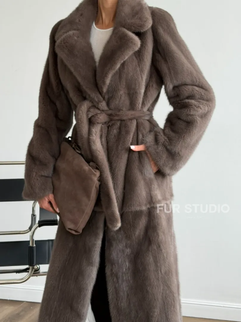 Прямая норковая шуба с поясом