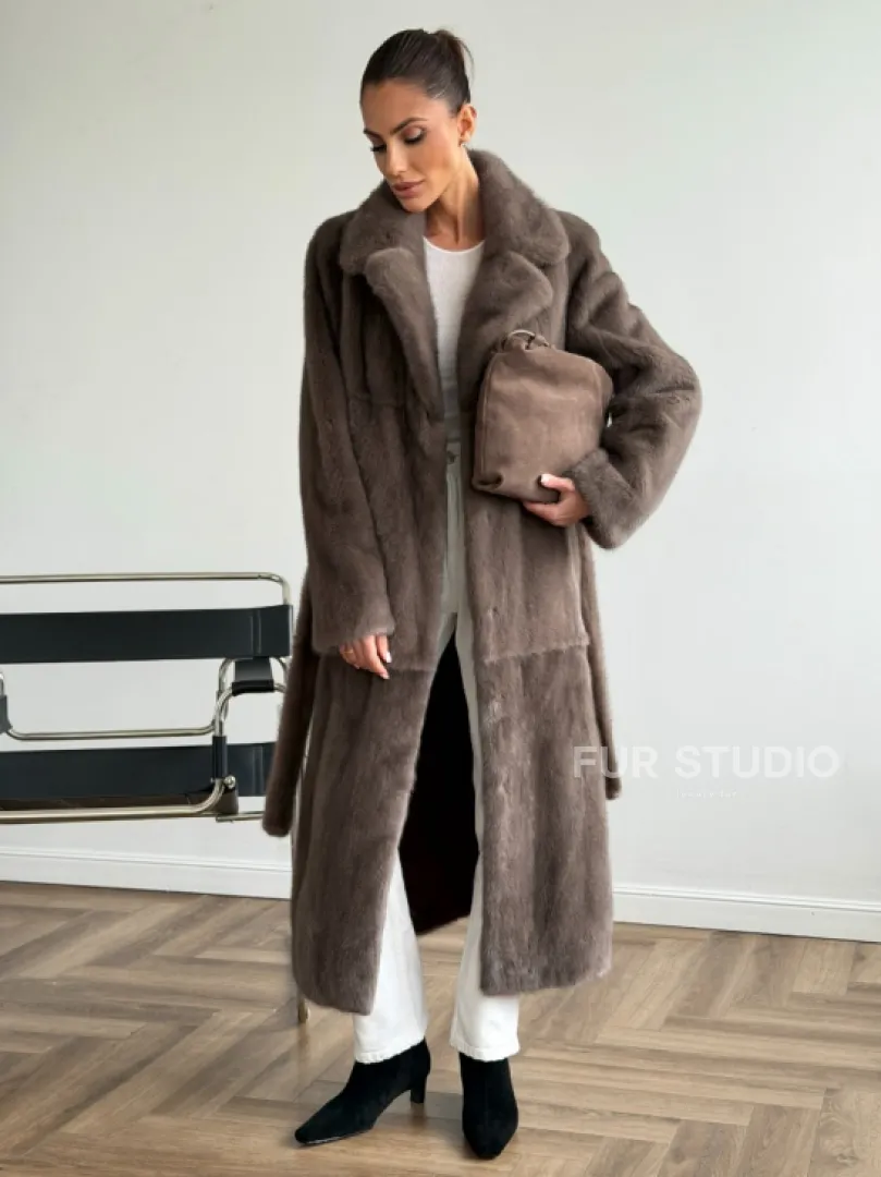 Прямая норковая шуба с поясом